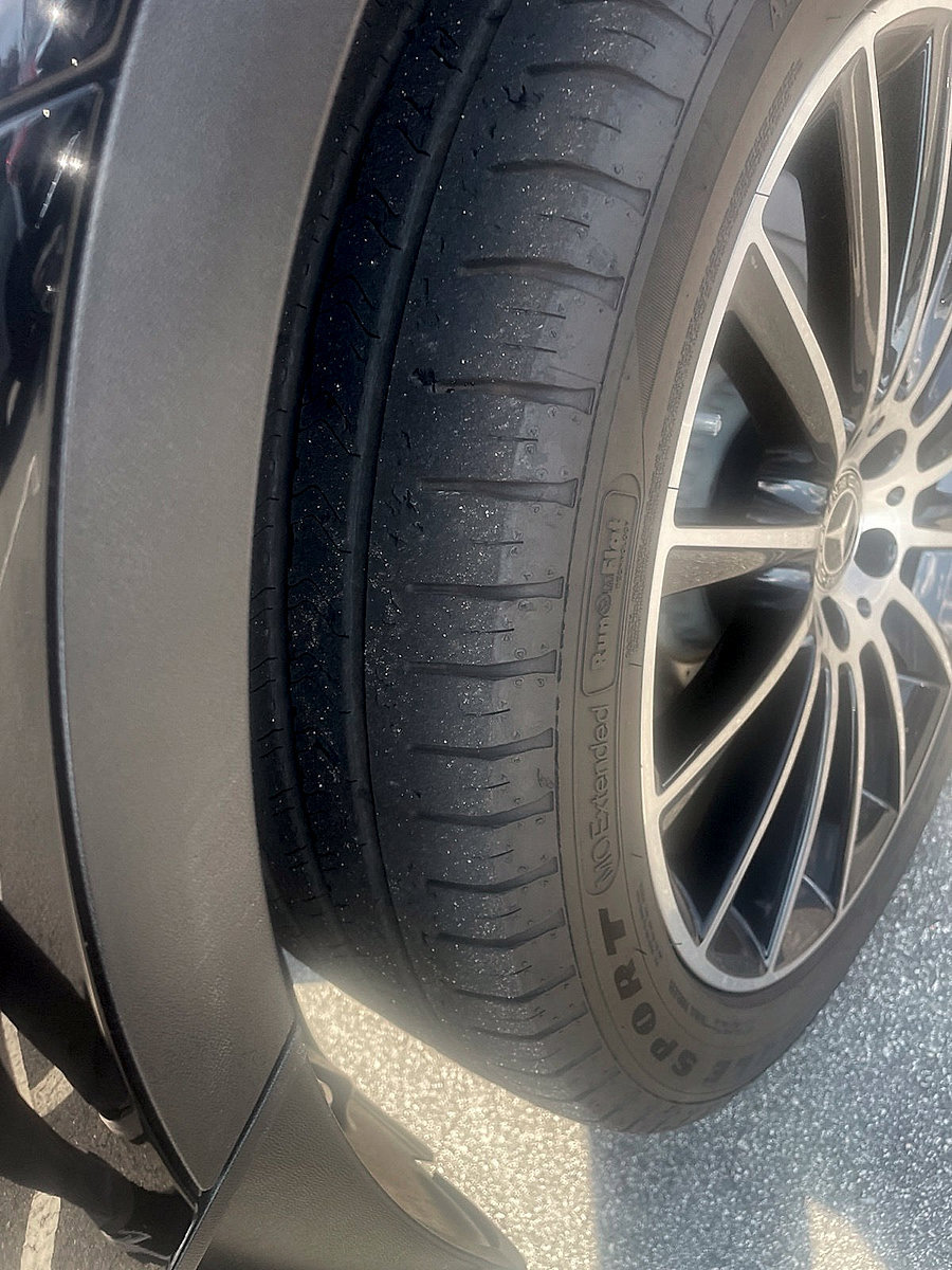 Used 2023 Mercedes-Benz GLC 300 4MATIC Coupe image 4