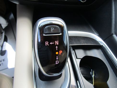 Used 2020 Buick Enclave Essence w/ Trailering Package, 5000 lbs. FWD image 32