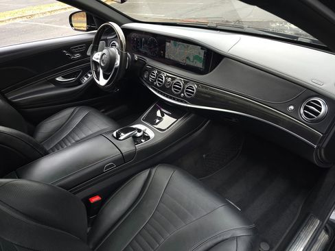 Used 2020 Mercedes-Benz S 560 4MATIC Sedan image 22