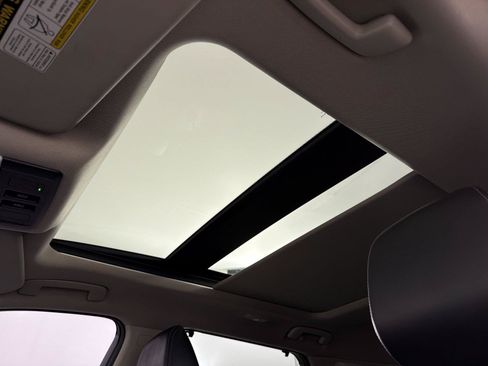 Used 2021 Nissan Rogue Platinum FWD image 34