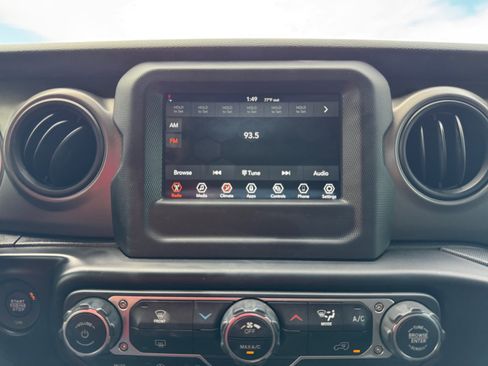 Used 2022 Jeep Gladiator Willys image 21