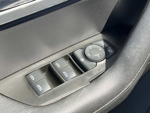 Used 2019 Chevrolet Blazer LT FWD image 13