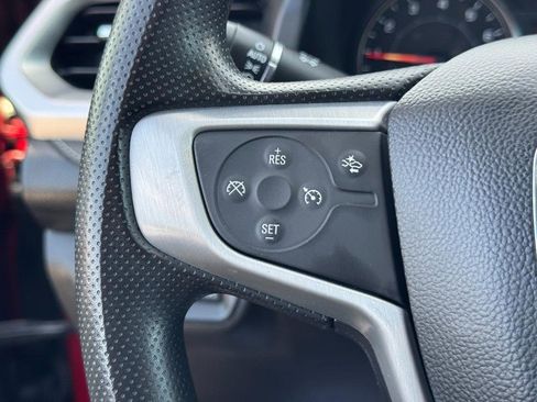 Used 2023 GMC Acadia SLE image 19