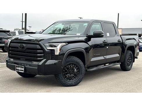 New 2026 Toyota Tundra SR5 w/ SR5 Convenience Package AWD/4WD image 34