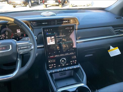 Used 2026 GMC Terrain Elevation w/ Elevation Premium Package image 12