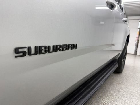 Used 2019 Chevrolet Suburban LT AWD/4WD image 11