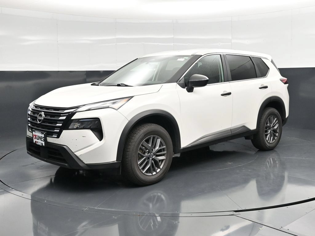 Used 2024 Nissan Rogue S AWD/4WD image 7