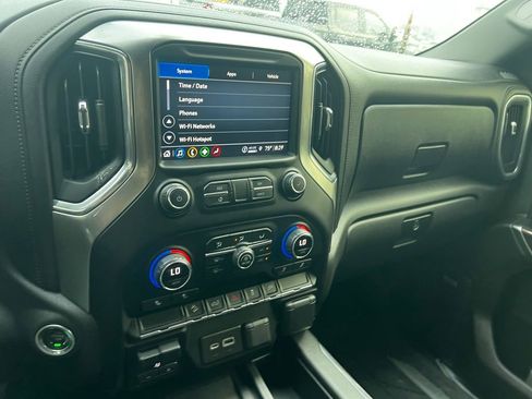 Used 2021 Chevrolet Silverado 1500 LT Trail Boss w/ Convenience Package II image 11