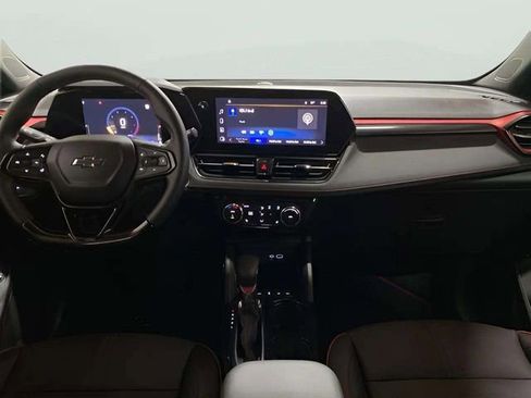 Used 2025 Chevrolet TrailBlazer RS w/ Convenience Package image 11