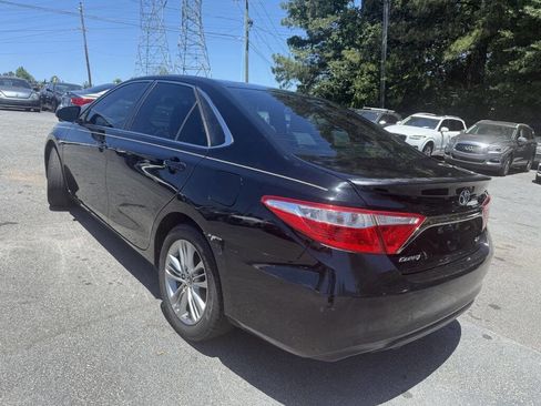 Used 2015 Toyota Camry SE FWD image 7