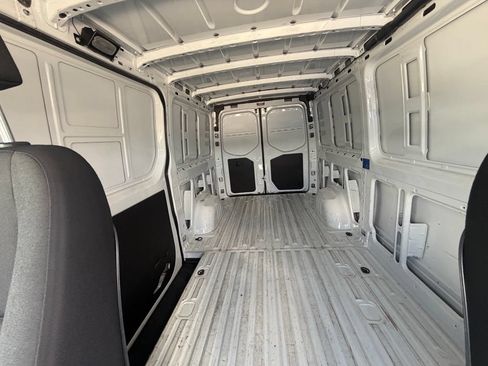 Used 2019 Mercedes-Benz Sprinter 144 Cargo image 10