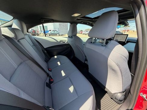 Used 2025 Toyota Corolla SE w/ SE Premium Package image 25