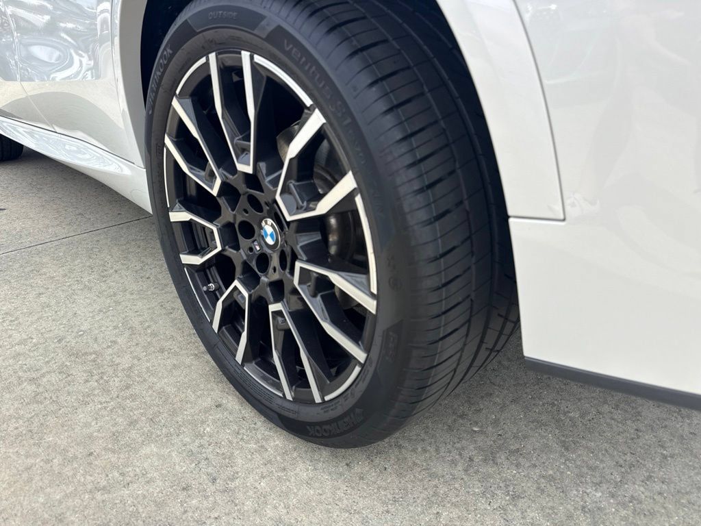 Certified 2024 BMW X5 xDrive40i w/ M Sport Package AWD/4WD image 11