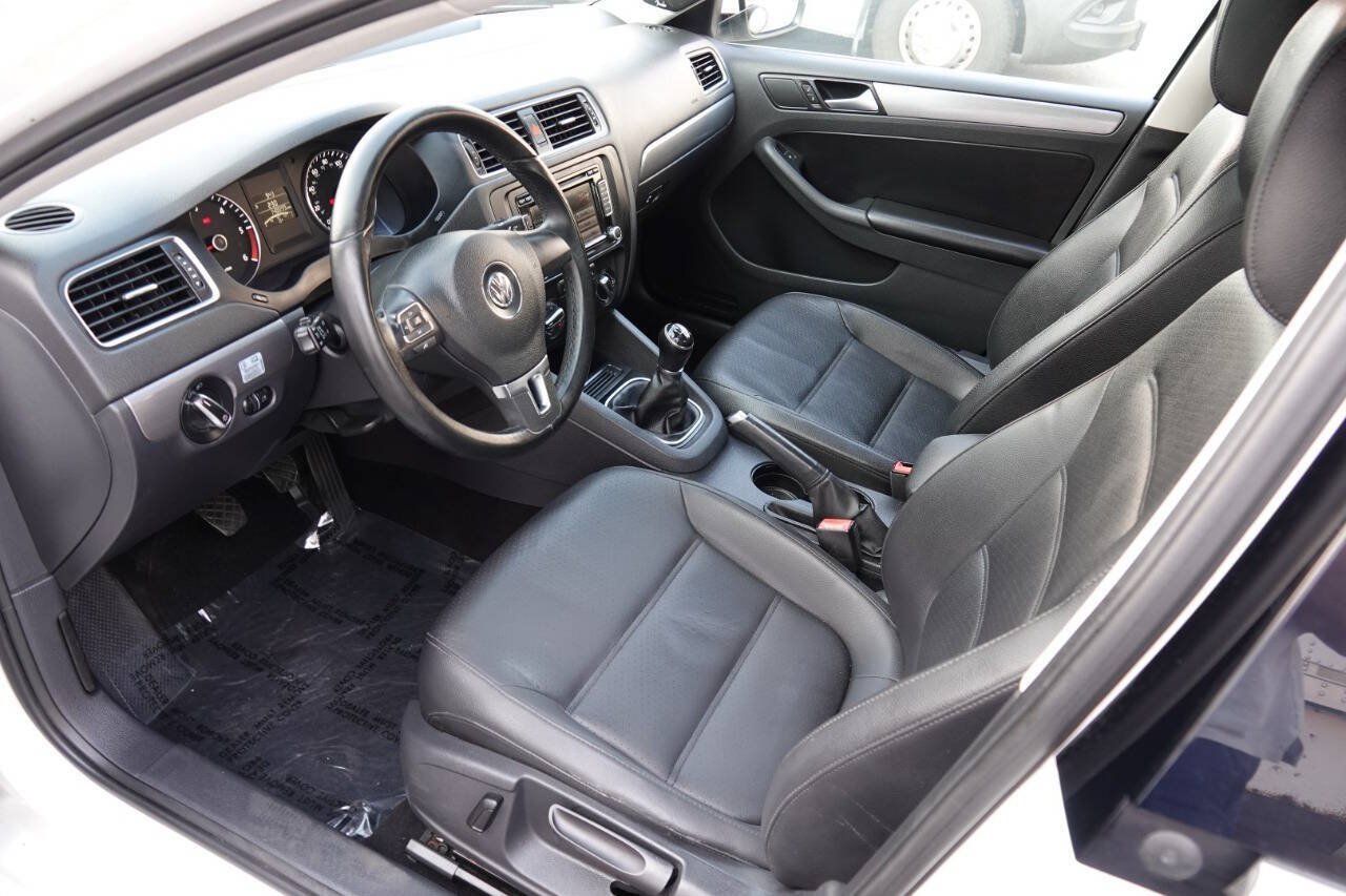 Used 2014 Volkswagen Jetta TDI FWD image 5