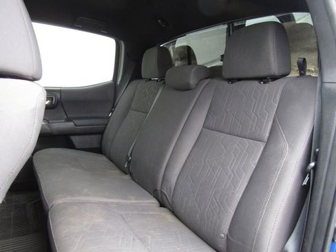 Used 2016 Toyota Tacoma TRD Off-Road image 15