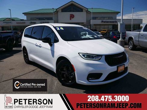 Certified 2024 Chrysler Pacifica Limited FWD image 1