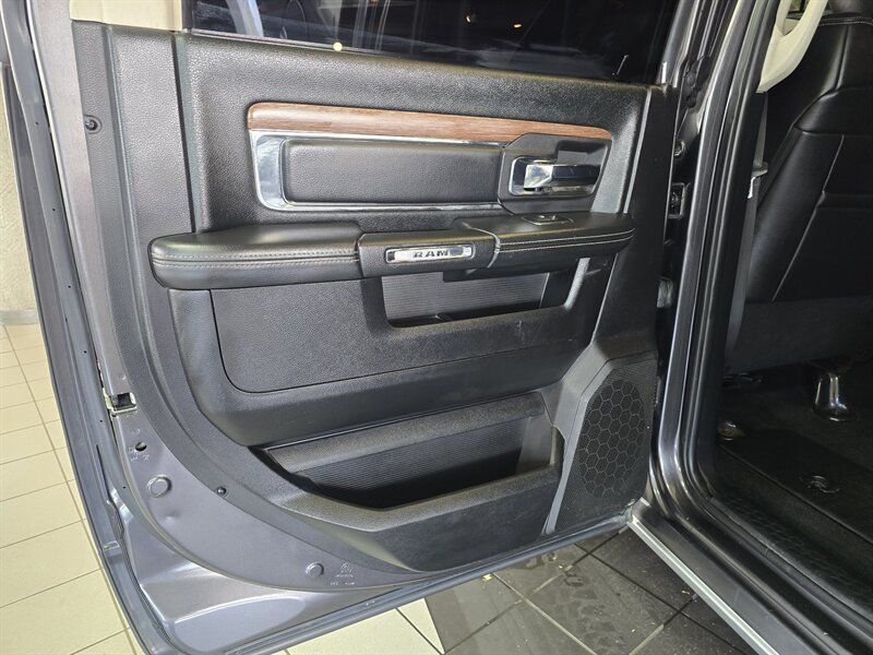 Used 2015 RAM 1500 Laramie w/ Convenience Group AWD/4WD image 10