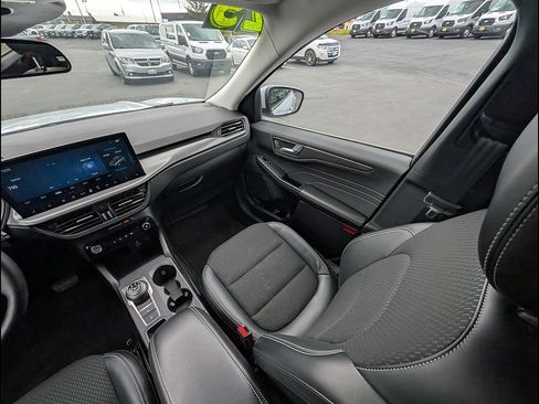 Used 2025 Ford Escape SE FWD image 16