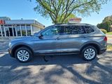 Used 2018 Volkswagen Tiguan SE w/ Panoramic Sunroof Package image 4