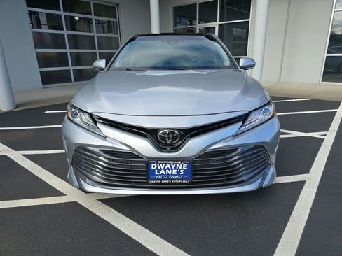 Used 2018 Toyota Camry XLE w/ Audio Package image 2