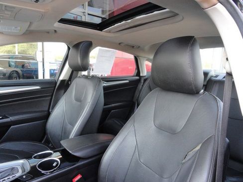 Used 2013 Ford Fusion Titanium w/ Titanium Driver Assist Pkg image 9