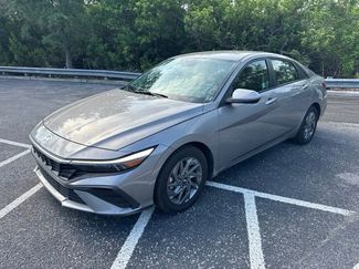 Used 2024 Hyundai Elantra SEL FWD video 1