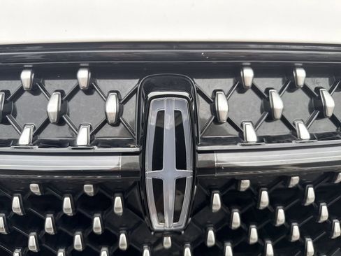 Used 2026 Lincoln Nautilus Reserve image 5