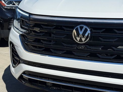 New 2026 Volkswagen Atlas Cross Sport SEL Premium R-Line AWD/4WD image 4