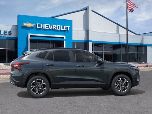 New 2026 Chevrolet Trax LT image 5