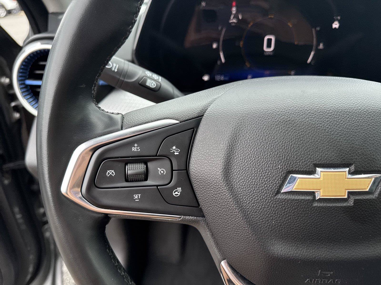 Used 2025 Chevrolet Trax LT w/ Driver Confidence Package FWD image 16