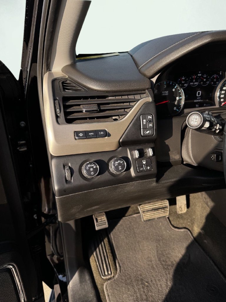 Used 2018 GMC Yukon Denali w/ Open Road Package AWD/4WD image 21