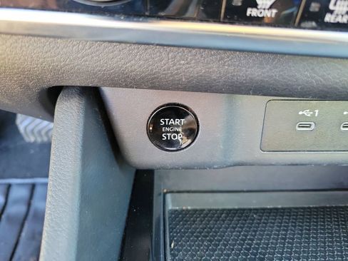 Used 2024 Nissan Rogue SV image 27