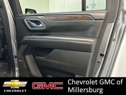 Used 2021 Chevrolet Suburban LT AWD/4WD image 25