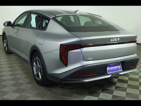 Used 2025 Kia K4 FWD image 10