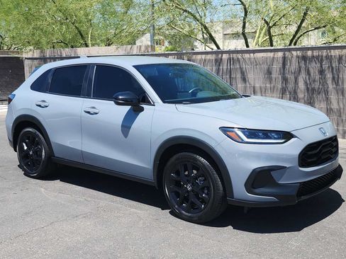 Used 2023 Honda HR-V Sport image 2