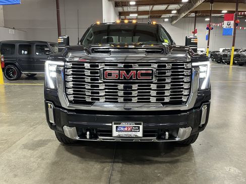 Used 2024 GMC Sierra 3500 Denali w/ Denali Reserve Package AWD/4WD image 8