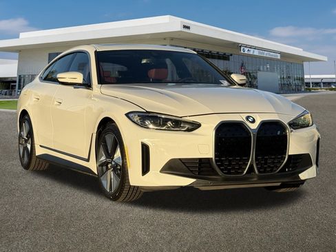 Certified 2023 BMW i4 eDrive35 w/ Premium Package image 2