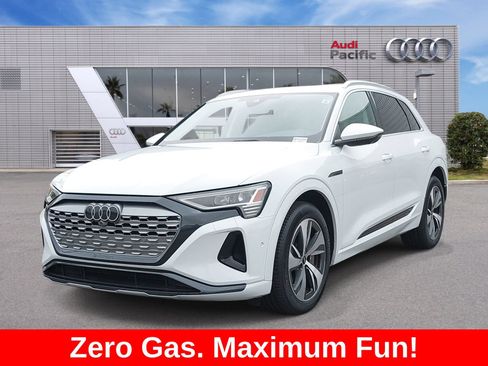 Used 2024 Audi Q8 e-tron Premium Plus w/ Premium Plus Package AWD/4WD image 1