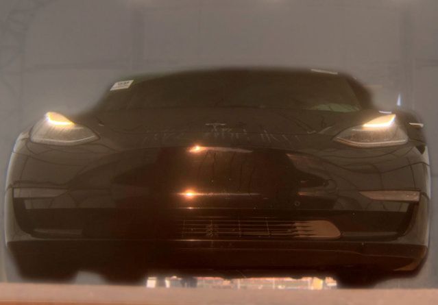 Used 2020 Tesla Model 3 Standard Range RWD image 6