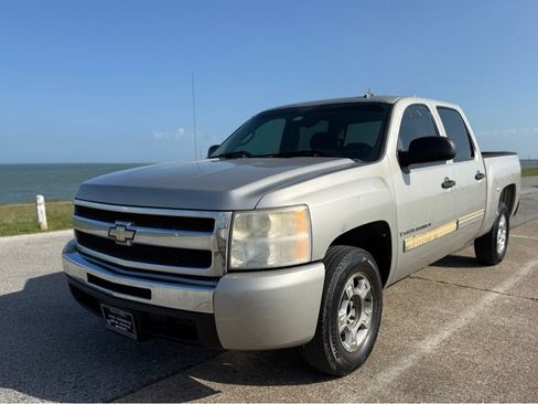 Used 2009 Chevrolet Silverado 1500 LT w/ Interior Plus Package image 1
