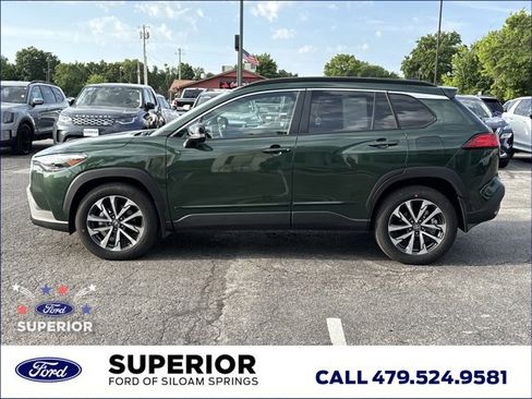 Used 2025 Toyota Corolla Cross XLE w/ Convenience Package AWD/4WD image 12