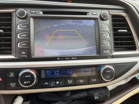 Used 2019 Toyota Highlander Limited image 13