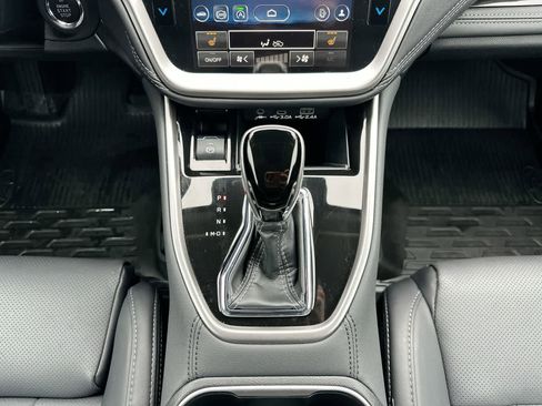 Certified 2025 Subaru Outback Limited image 36