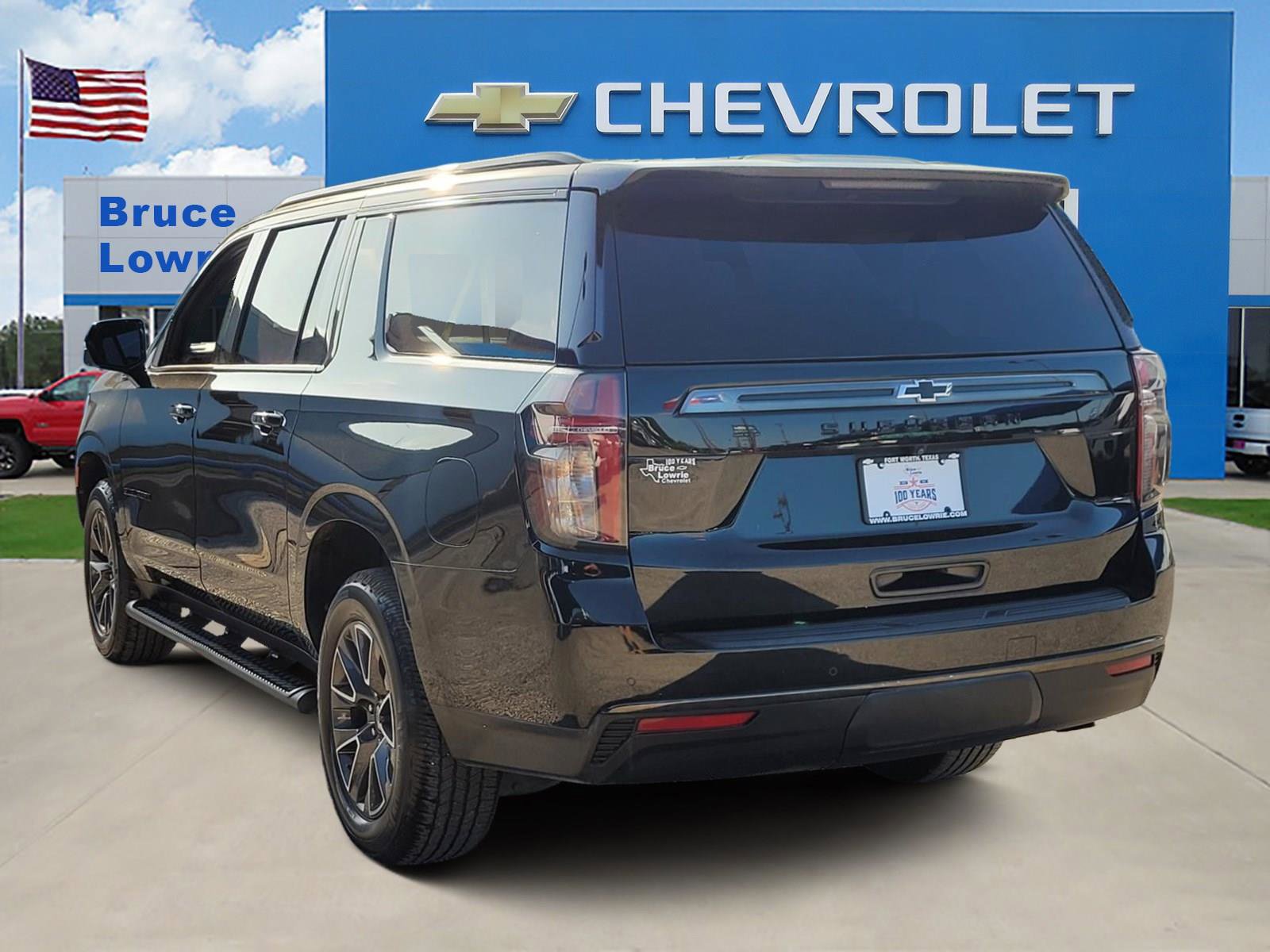 Used 2021 Chevrolet Suburban Z71 w/ Luxury Package AWD/4WD image 5