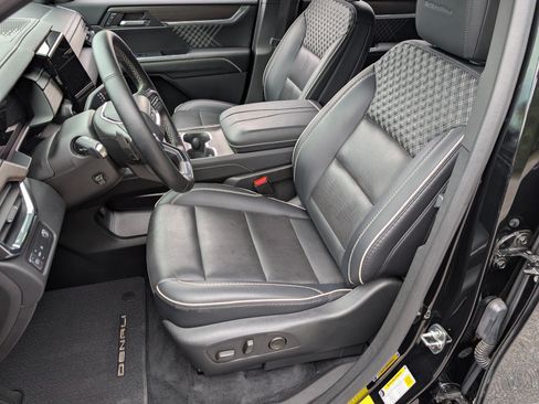 Used 2024 GMC Acadia Denali FWD image 17