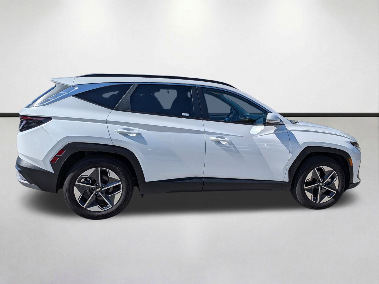 Used 2025 Hyundai Tucson SEL FWD image 3