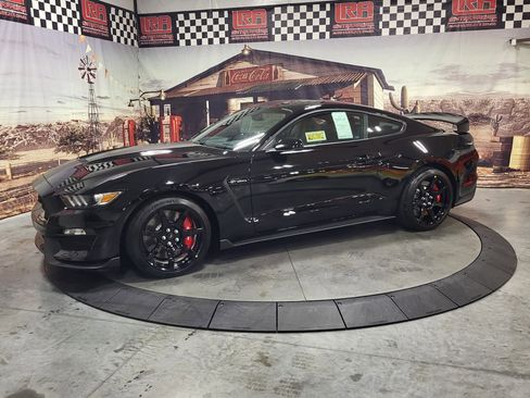 Used 2017 Ford Mustang Shelby GT350R w/ GT350R Equipment Group 920A image 3