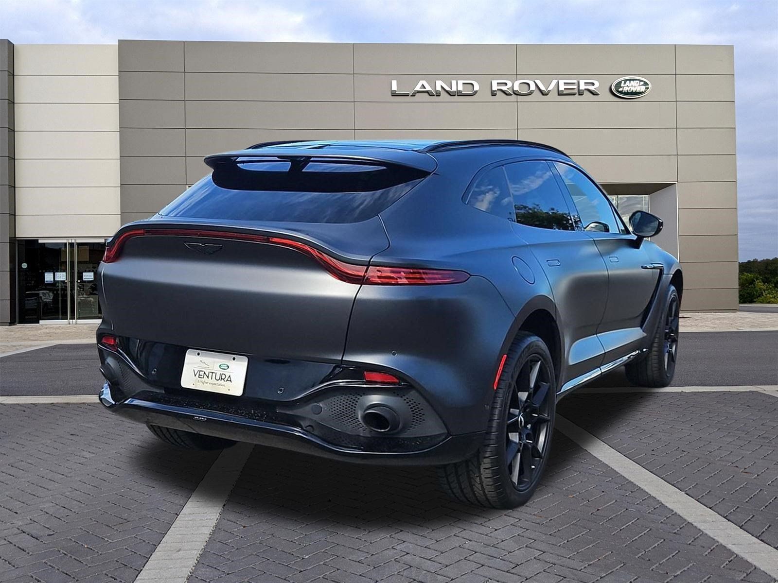 Used 2021 Aston Martin DBX AWD/4WD image 5