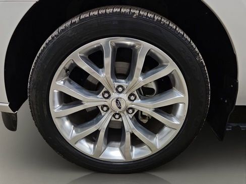 Used 2018 Ford Expedition Max Platinum AWD/4WD image 29