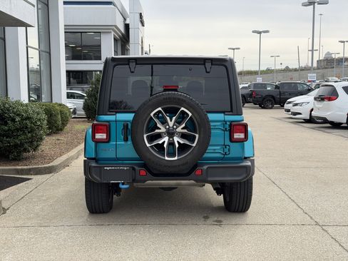 Used 2024 Jeep Wrangler Sport S image 6